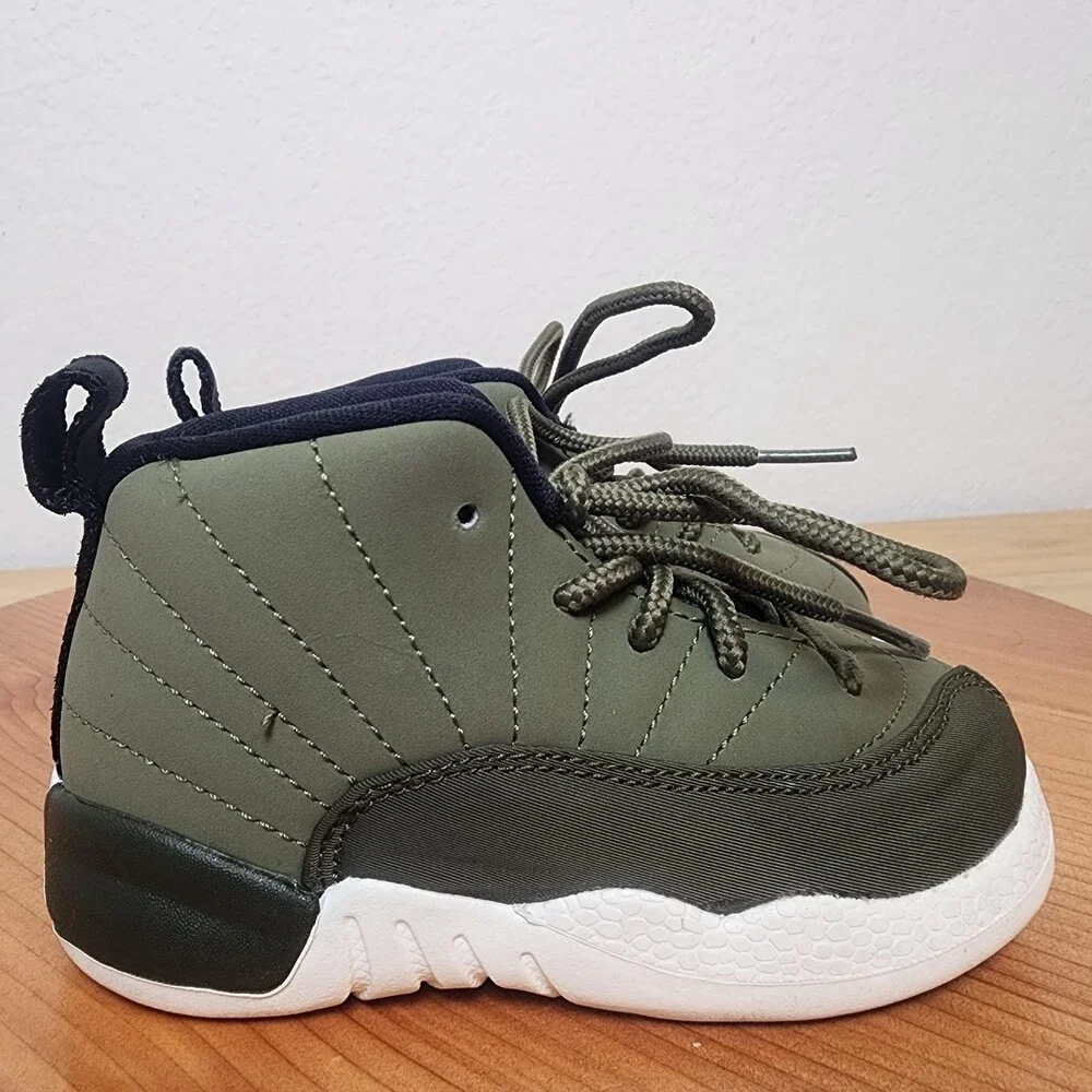 Jordan Air Jordan 12 Retro Shoes Boys Size 7C Green Black Basketball 850000-301